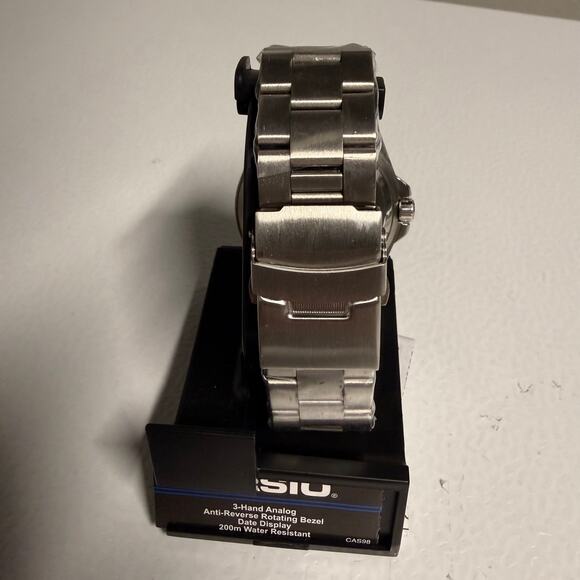 Casio Duro Marlin MDV106DD-1A1 44mm Quartz w/ Aftermarket Oyster Bracelet - Picture 6 of 8